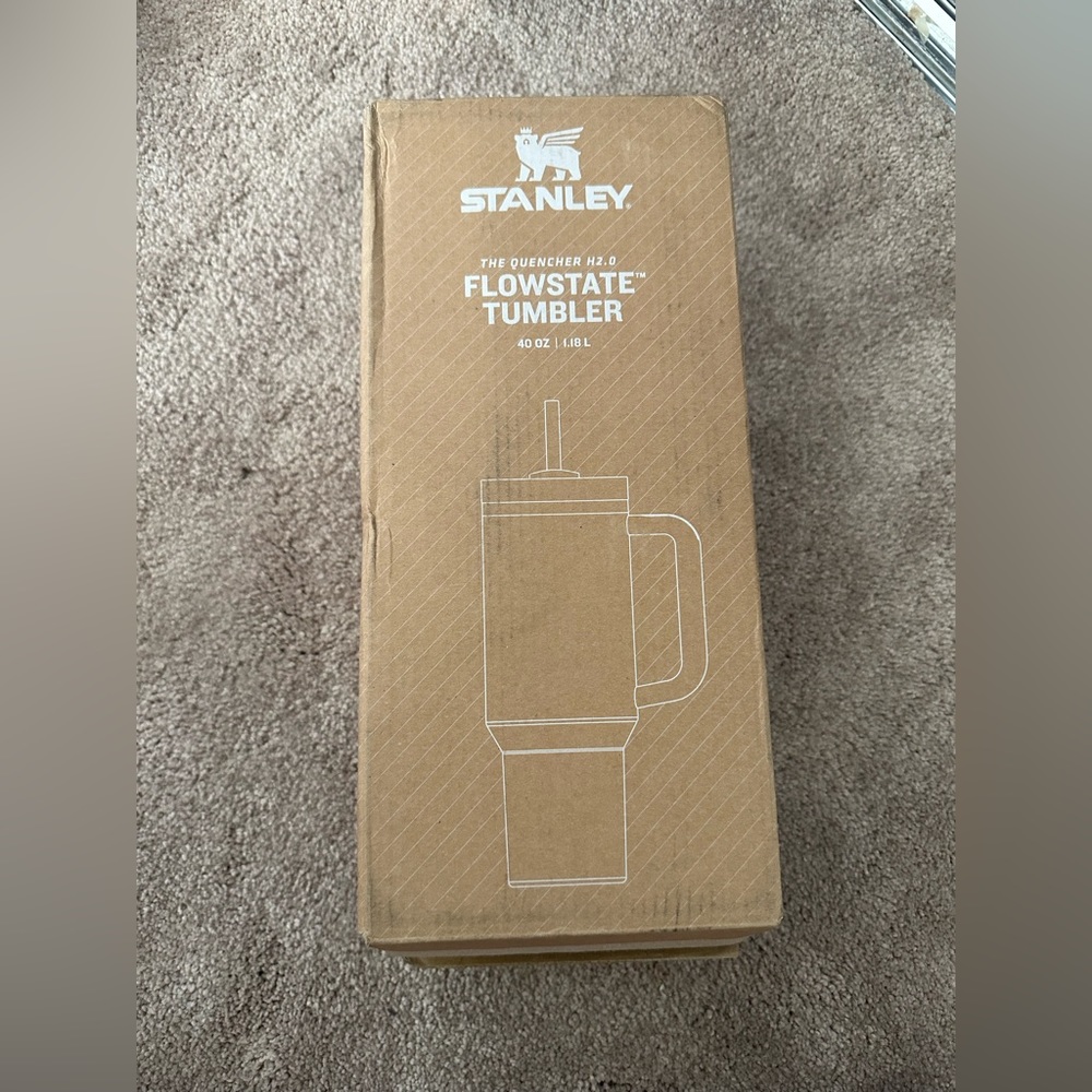 Stanley Quencher Flowstate Tumbler 40oz